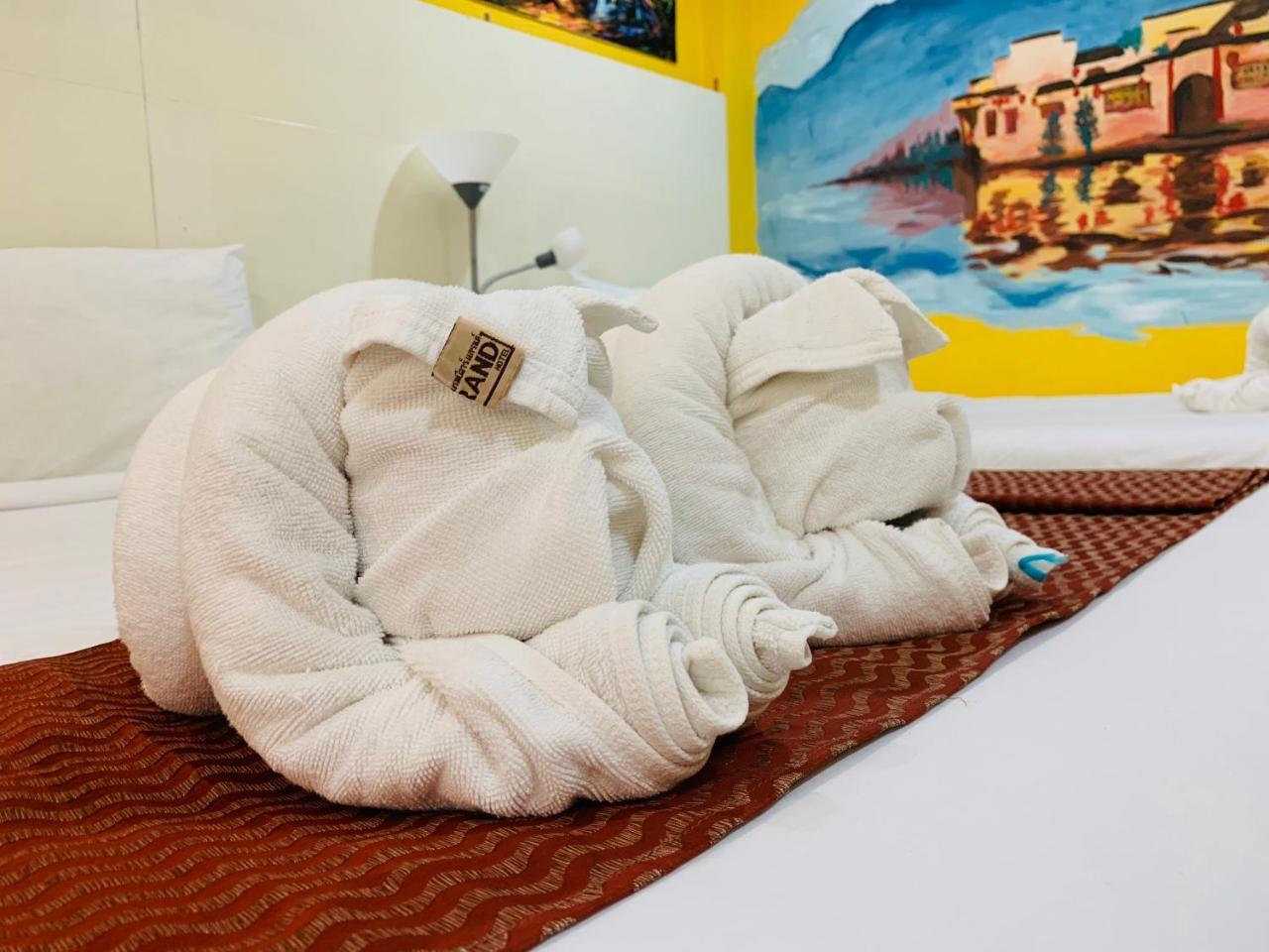 Guan Chao Yin Hotel Patong Esterno foto